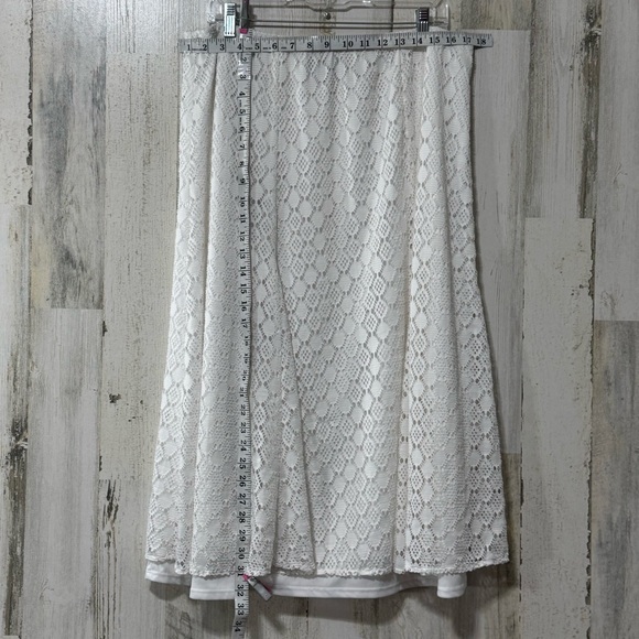 Lark Lane White Lace A-Line Skirt - Picture 5 of 10